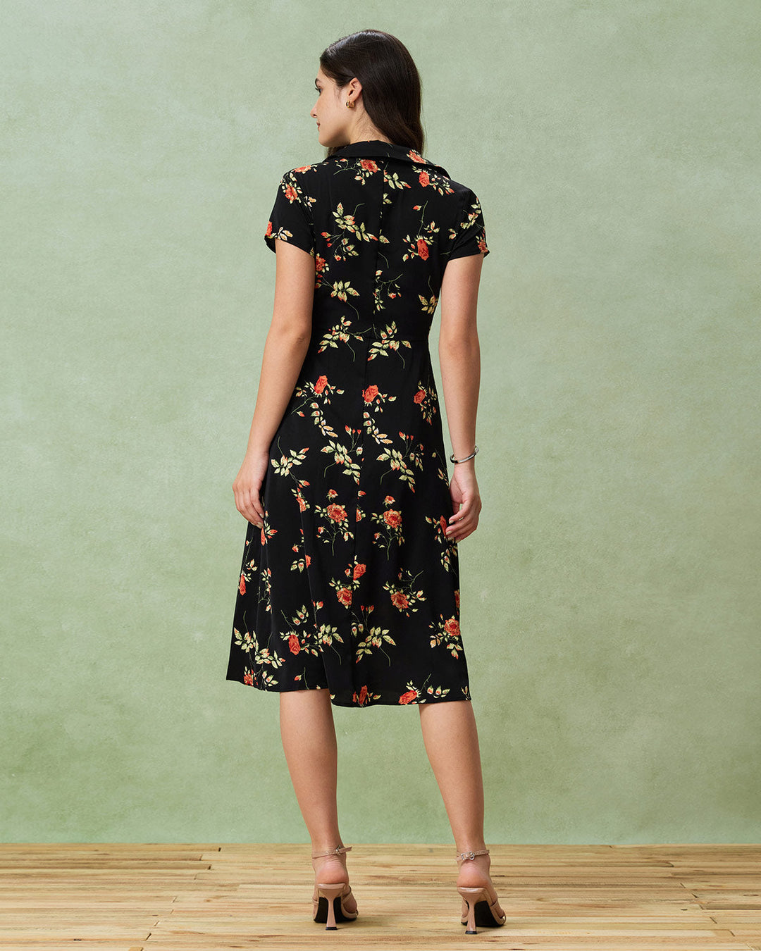 Glória | Vestido Midi Preto Floral
