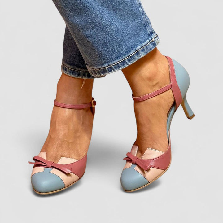 Bellarosa | Sandálias coloridas com nó e tiras, com biqueira redonda