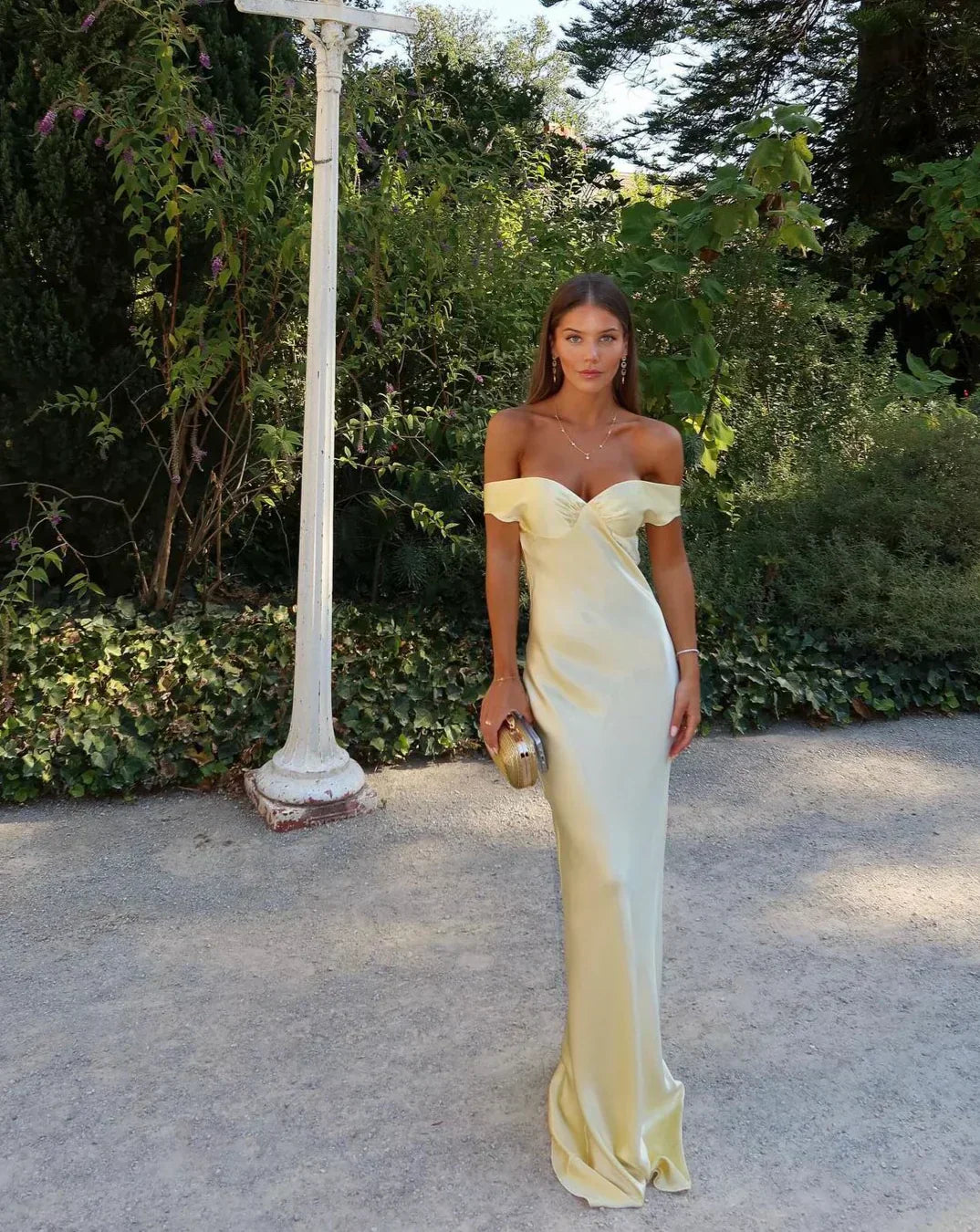 Bárbara | Vestido Maxi em Cetim sem costas