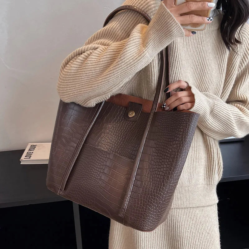 Betina | Bolsa Ombro em Couro Crocodilo Elegante e Versátil