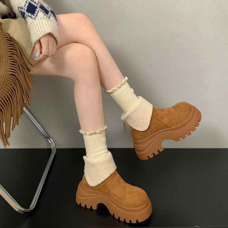 Jazmin | Plataforma grossa e design minimalista para um inverno com estilo