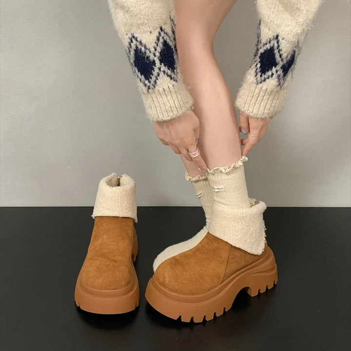 Jazmin | Plataforma grossa e design minimalista para um inverno com estilo