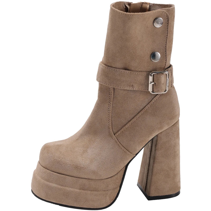 Amalia – Botas de estilo urbano com personalidade e confiança