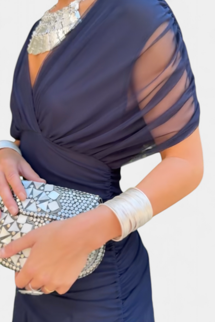 Luana® | Vestido elegante com decote em V