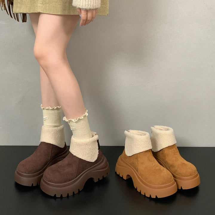 Jazmin | Plataforma grossa e design minimalista para um inverno com estilo