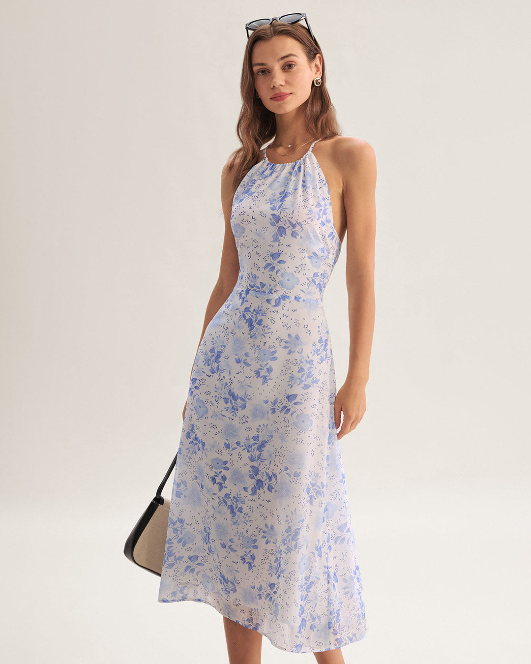 Clarice | Vestido Midi Azul Floral com Decote Halter